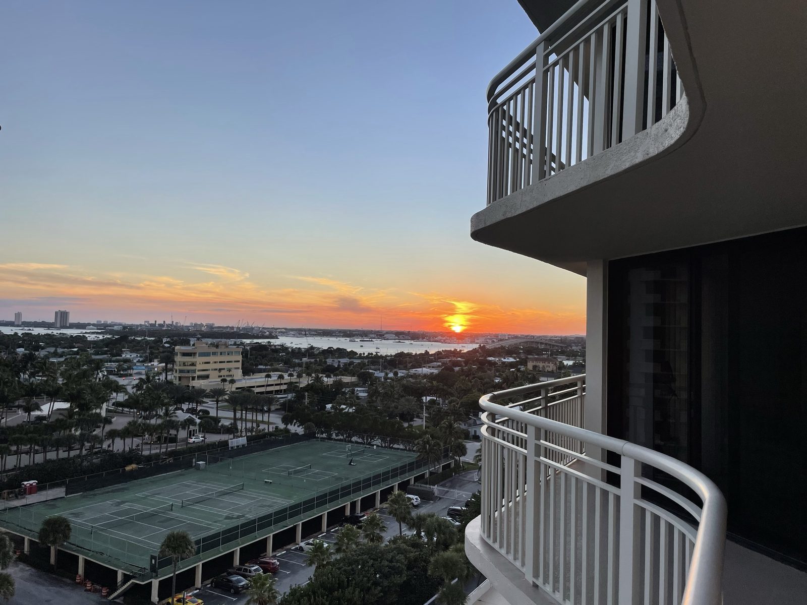 Juno Beach vs Nearby Cities: How to Choose